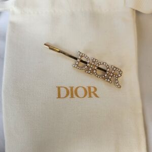 New DIOR Pearl-Embellished Gold Hair Pin